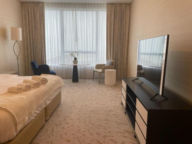 Reserve Now Stylish Studio4 In Palm Tower Sky Pool Views شقة *