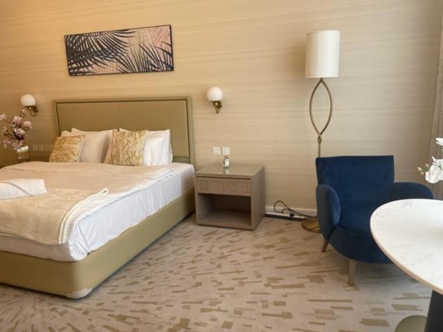 Apartment Reserve Now Stylish Studio4 In Palm Tower Sky Pool Views Dubai